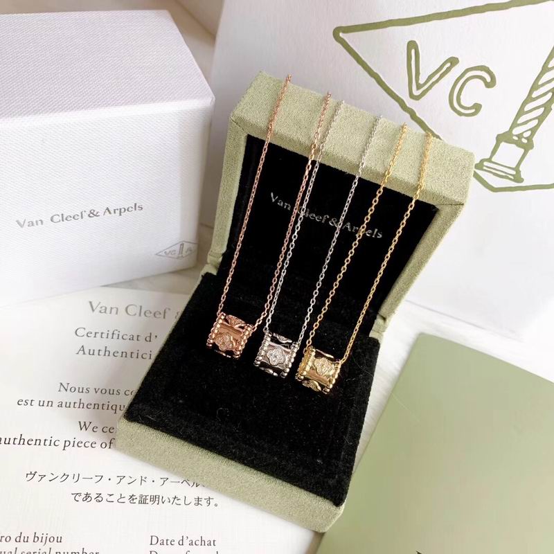 Van Cleef & Arpels necklace 12yxq10